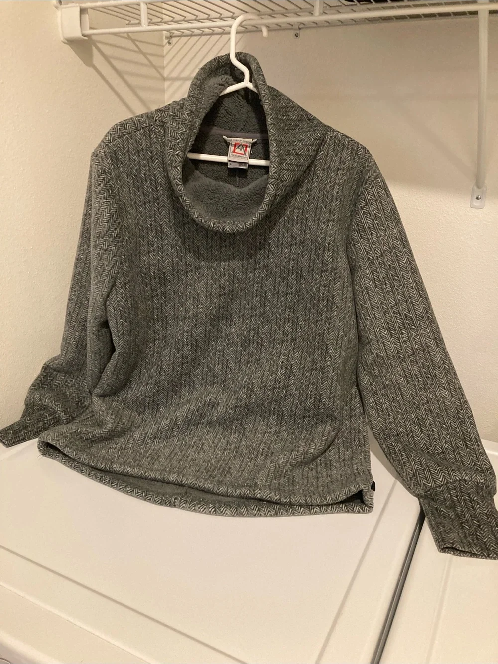 Avalanche Outdoor Supply Company - Herringbone Gray Cowl Neck pullover - Size L